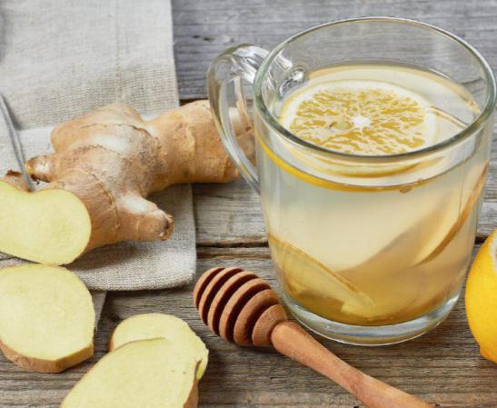 فروشنده اصلی زنجبیل سابیده آفریقایی در بازار